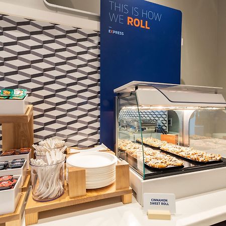 Holiday Inn Express & Suites Fond Du Lac By Ihg Εξωτερικό φωτογραφία