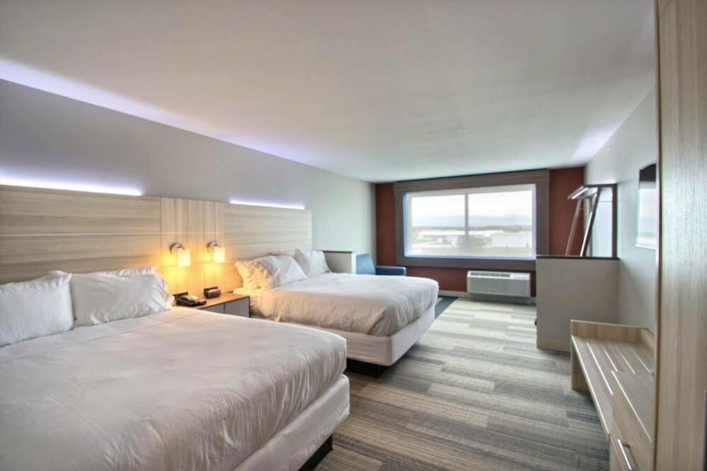 Holiday Inn Express & Suites Fond Du Lac By Ihg Εξωτερικό φωτογραφία