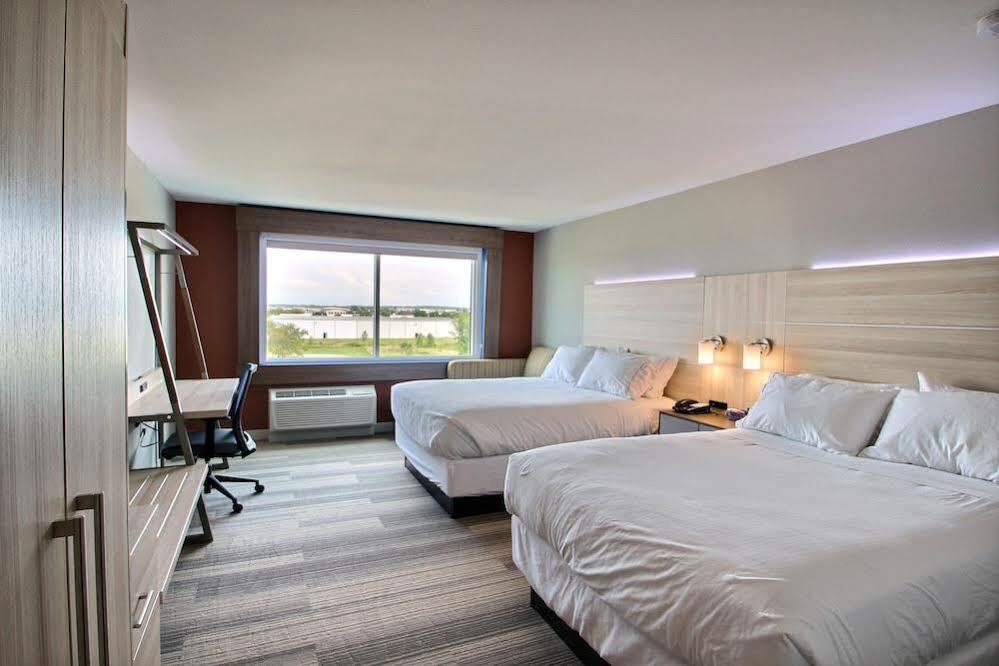 Holiday Inn Express & Suites Fond Du Lac By Ihg Εξωτερικό φωτογραφία