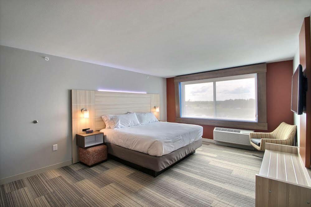 Holiday Inn Express & Suites Fond Du Lac By Ihg Εξωτερικό φωτογραφία