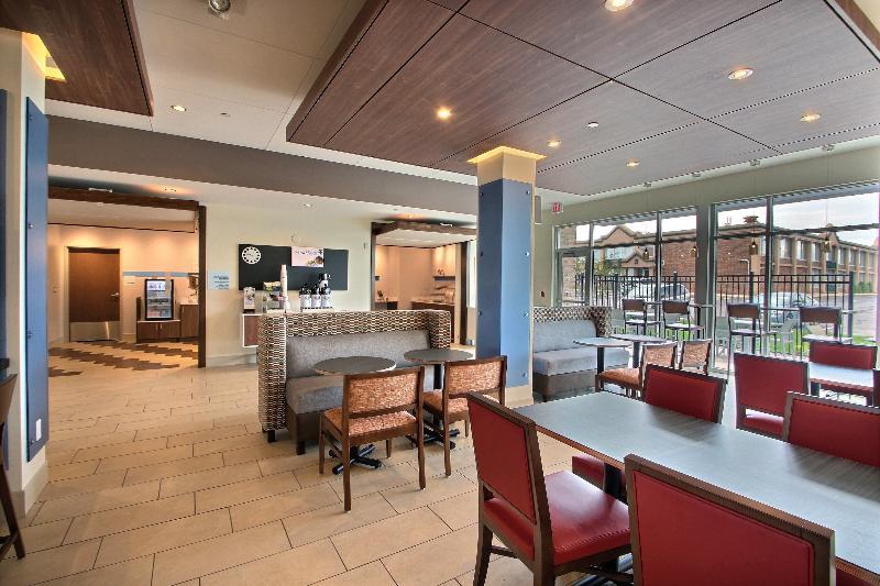 Holiday Inn Express & Suites Fond Du Lac By Ihg Εξωτερικό φωτογραφία